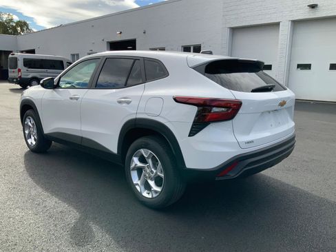 New 2026 Chevrolet Trax LS image 5