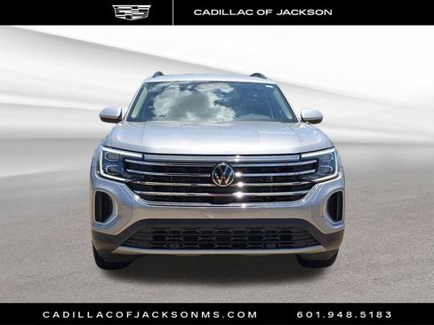 Used 2025 Volkswagen Atlas SE FWD image 2