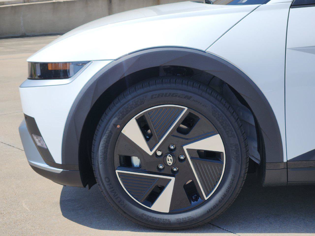 New 2027 Hyundai Ioniq 5 SE RWD image 5