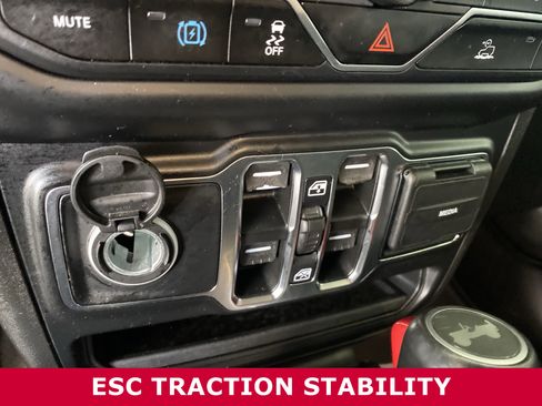 Used 2021 Jeep Wrangler Unlimited Sahara image 13