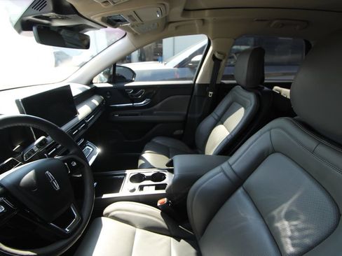 Used 2024 Lincoln Corsair Reserve w/ Equipment Group 202A AWD/4WD image 13