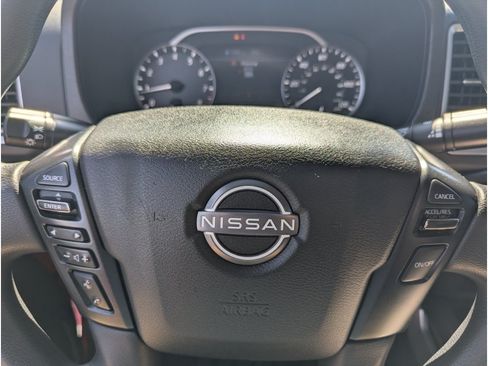 Used 2023 Nissan Frontier SV AWD/4WD image 11