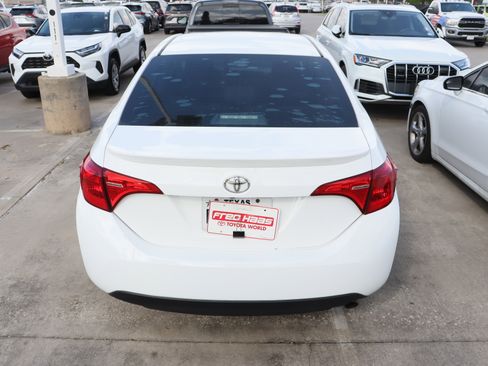 Used 2018 Toyota Corolla SE image 8