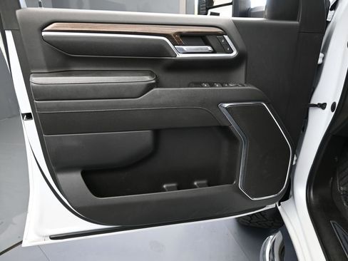 Used 2024 Chevrolet Silverado 2500 LT image 12