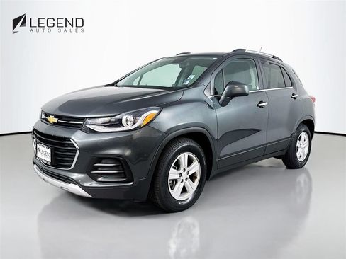 Used 2019 Chevrolet Trax LT w/ LT Convenience Package FWD image 1