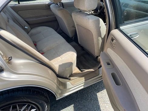Used 1996 Nissan Maxima SE FWD image 13