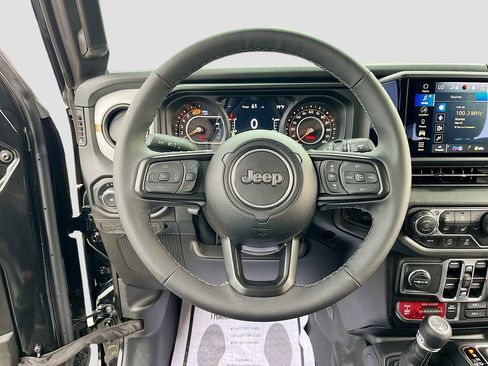 Certified 2025 Jeep Wrangler Unlimited Sport AWD/4WD image 11