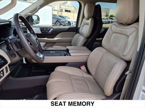 Used 2023 Lincoln Navigator L Reserve AWD/4WD image 21