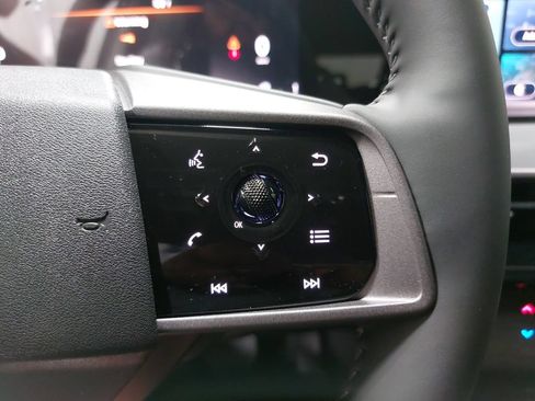Used 2025 Nissan Murano SV AWD/4WD image 18