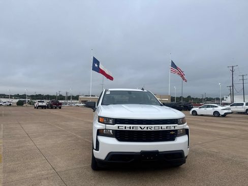 Used 2022 Chevrolet Silverado 1500 Custom AWD/4WD image 3