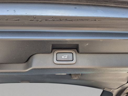 Used 2018 Land Rover Discovery HSE Luxury AWD/4WD image 12