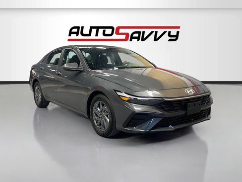 Used 2024 Hyundai Elantra SEL FWD image 1