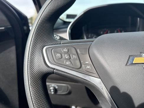 Used 2022 Chevrolet Equinox LS image 9