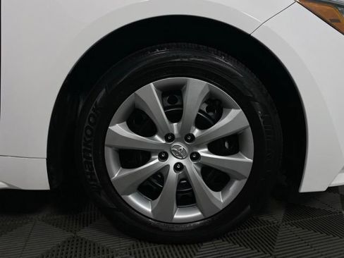 Used 2025 Toyota Corolla LE FWD image 11