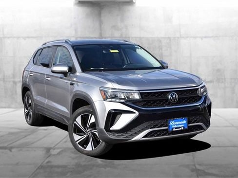 Certified 2023 Volkswagen Taos SE image 2