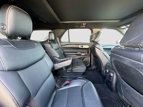 Used 2020 Ford Explorer ST image 32