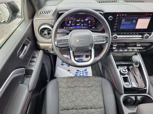 Used 2024 Chevrolet Colorado Z71 w/ Z71 Convenience Package 2 image 10