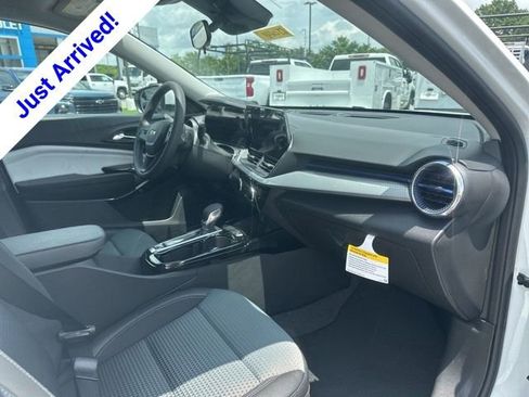 New 2026 Chevrolet Trax LT FWD image 32