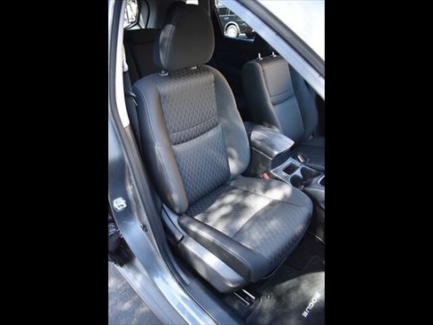Used 2020 Nissan Rogue SV w/ Premium Package FWD image 35