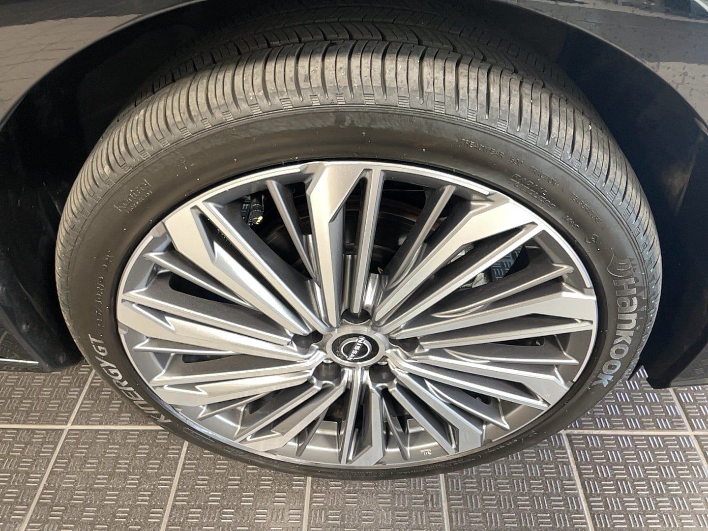 Used 2025 Nissan Altima 2.5 SL AWD/4WD image 5