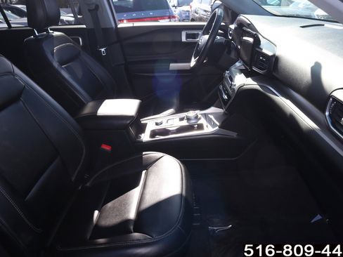 Used 2022 Ford Explorer XLT w/ Equipment Group 202A image 27