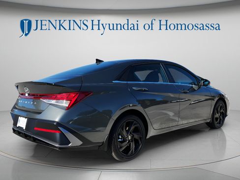 New 2026 Hyundai Elantra SEL Sport Premium FWD image 4