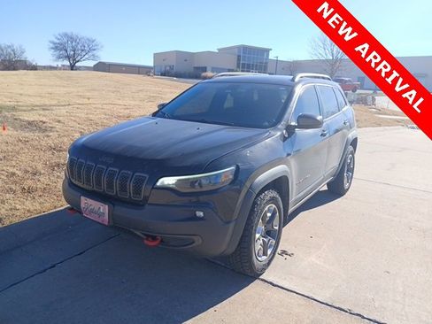Used 2019 Jeep Cherokee Trailhawk w/ Cold Weather Group image 7