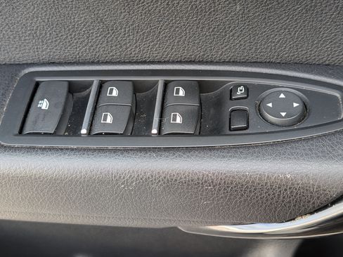 Used 2019 BMW 230i xDrive Convertible w/ Convenience Package image 19