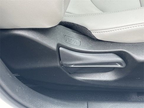 Certified 2024 Acura Integra image 31