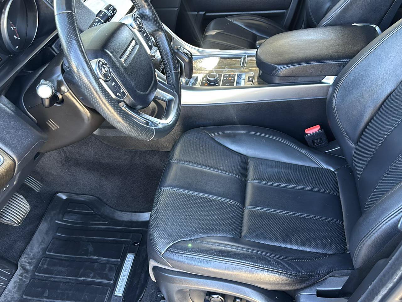 Used 2017 Land Rover Range Rover Sport SE AWD/4WD image 12