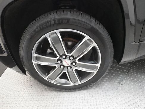 Used 2018 GMC Acadia Denali w/ Technology Package image 27