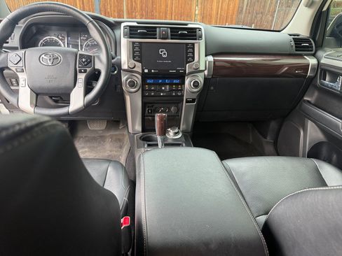 Used 2020 Toyota 4Runner Limited AWD/4WD image 19