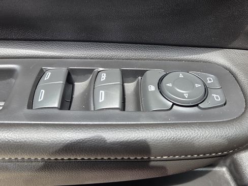 Used 2024 GMC Terrain Denali w/ Denali Premium Package AWD/4WD image 14