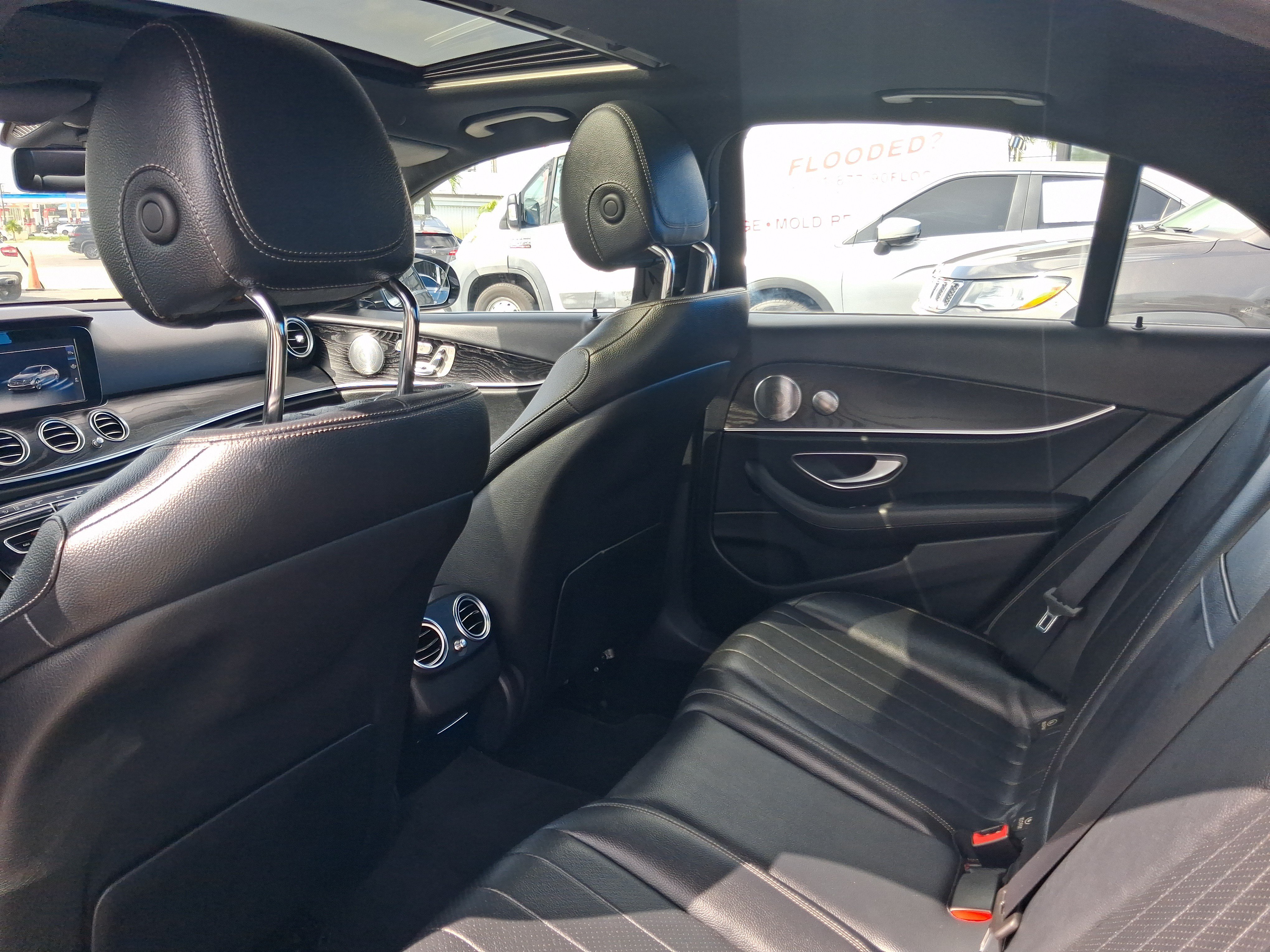 Used 2017 Mercedes-Benz E 300 image 22
