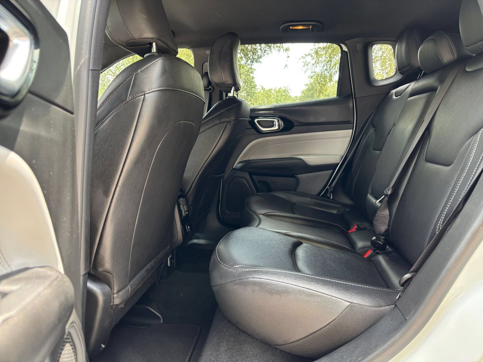Used 2025 Jeep Compass Limited AWD/4WD image 25