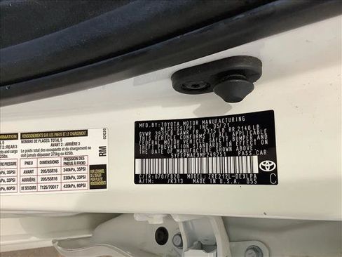 Used 2021 Toyota Corolla LE FWD image 17