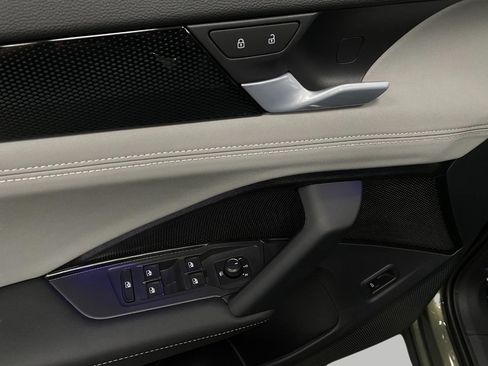 New 2026 Volkswagen Tiguan SE R-Line image 26