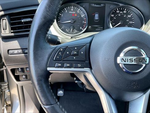 Used 2017 Nissan Rogue SL FWD image 22