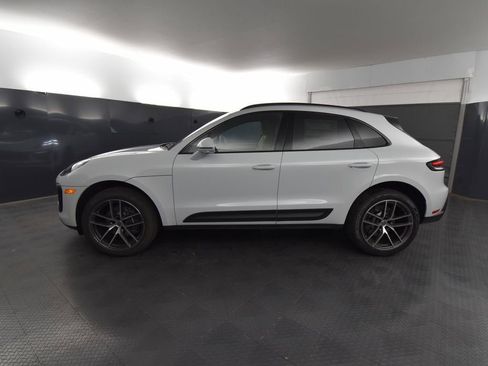 New 2026 Porsche Macan image 2