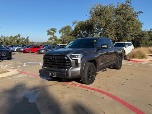 Used 2022 Toyota Tundra SR5 image 2