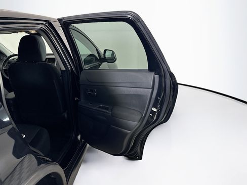 Used 2023 Mitsubishi Outlander Sport ES image 27