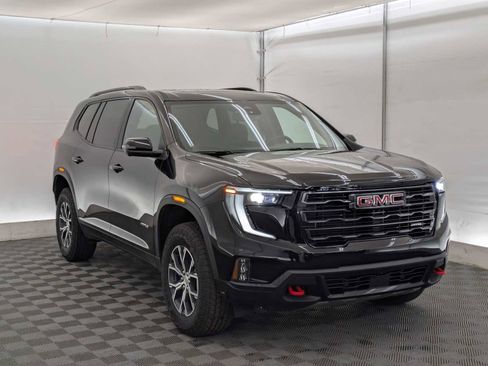 Used 2025 GMC Acadia AT4 w/ Luxury Package image 8