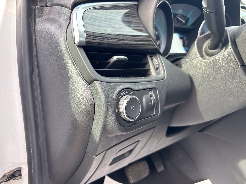 Used 2017 Buick Envision Essence AWD/4WD image 17