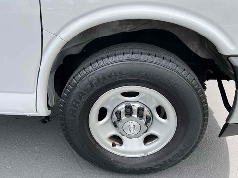 Used 2018 Chevrolet Express 3500 LT w/ LT Preferred Equipment Group RWD image 61