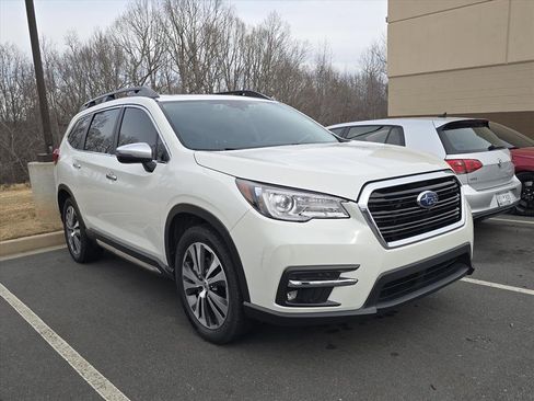 Used 2022 Subaru Ascent Touring image 1
