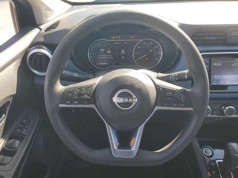 Used 2025 Nissan Versa SV image 17