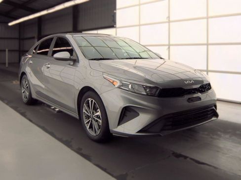 Used 2024 Kia Forte LXS FWD image 1