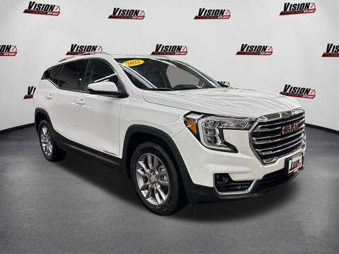 Used 2022 GMC Terrain SLT image 3