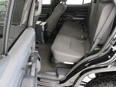 Used 2026 Toyota 4Runner SR5 AWD/4WD image 28