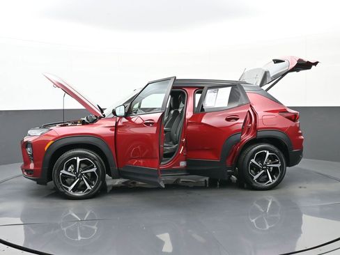 Used 2021 Chevrolet TrailBlazer RS w/ Sun and Liftgate Package image 48